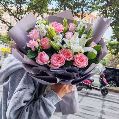 南昌11朵戴安娜粉玫瑰百合，与你一起追逐梦想